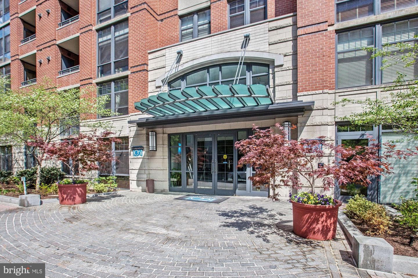 1021 N Garfield Street #404 photo 31