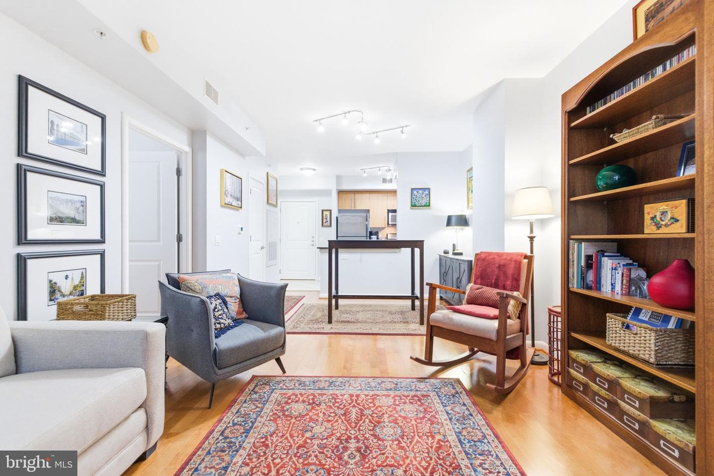 1021 N Garfield Street #404 photo 4