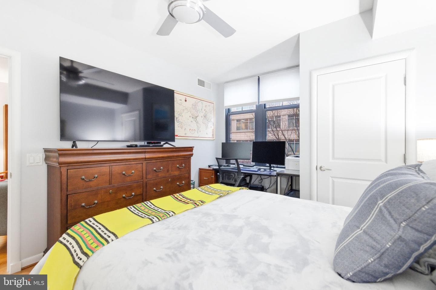 1021 N Garfield Street #404 photo 5