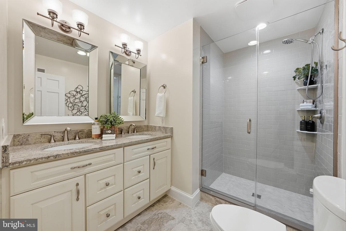 1701 N Greenbrier Street photo 23