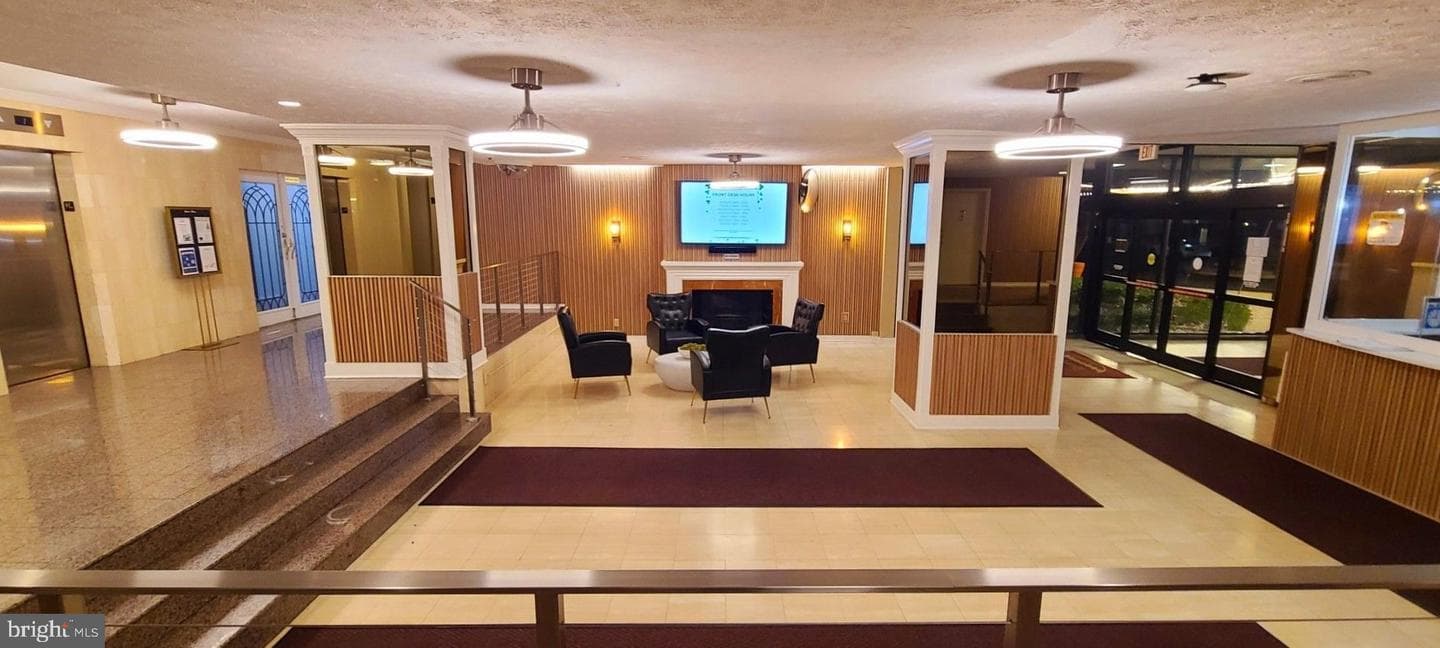 1021 Arlington Boulevard #330 photo 27