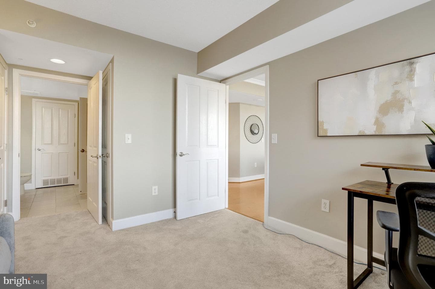 1205 N Garfield Street #908 photo 22