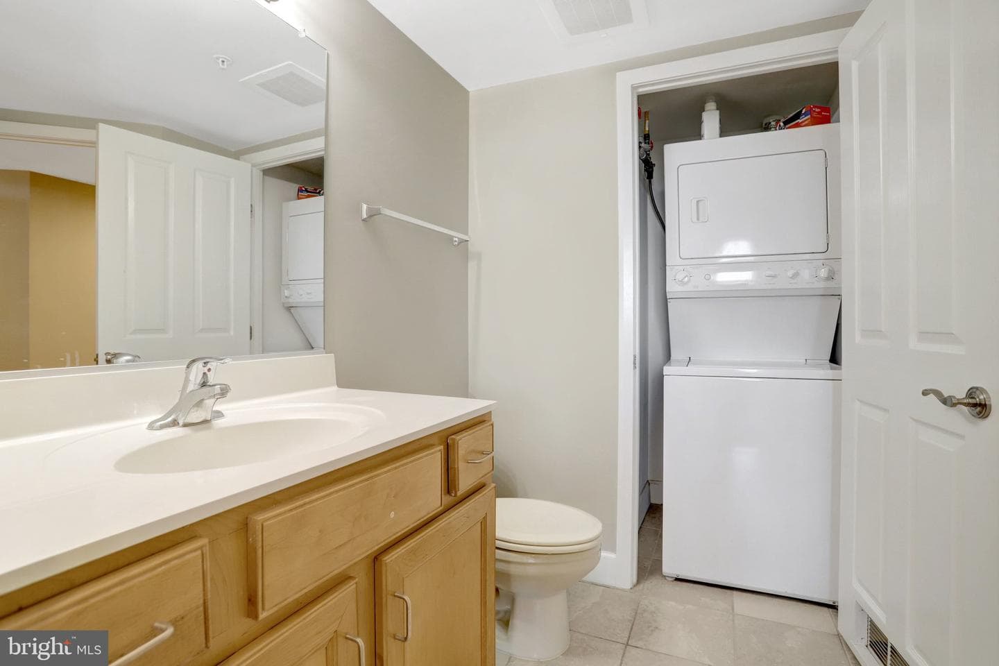 1205 N Garfield Street #908 photo 24