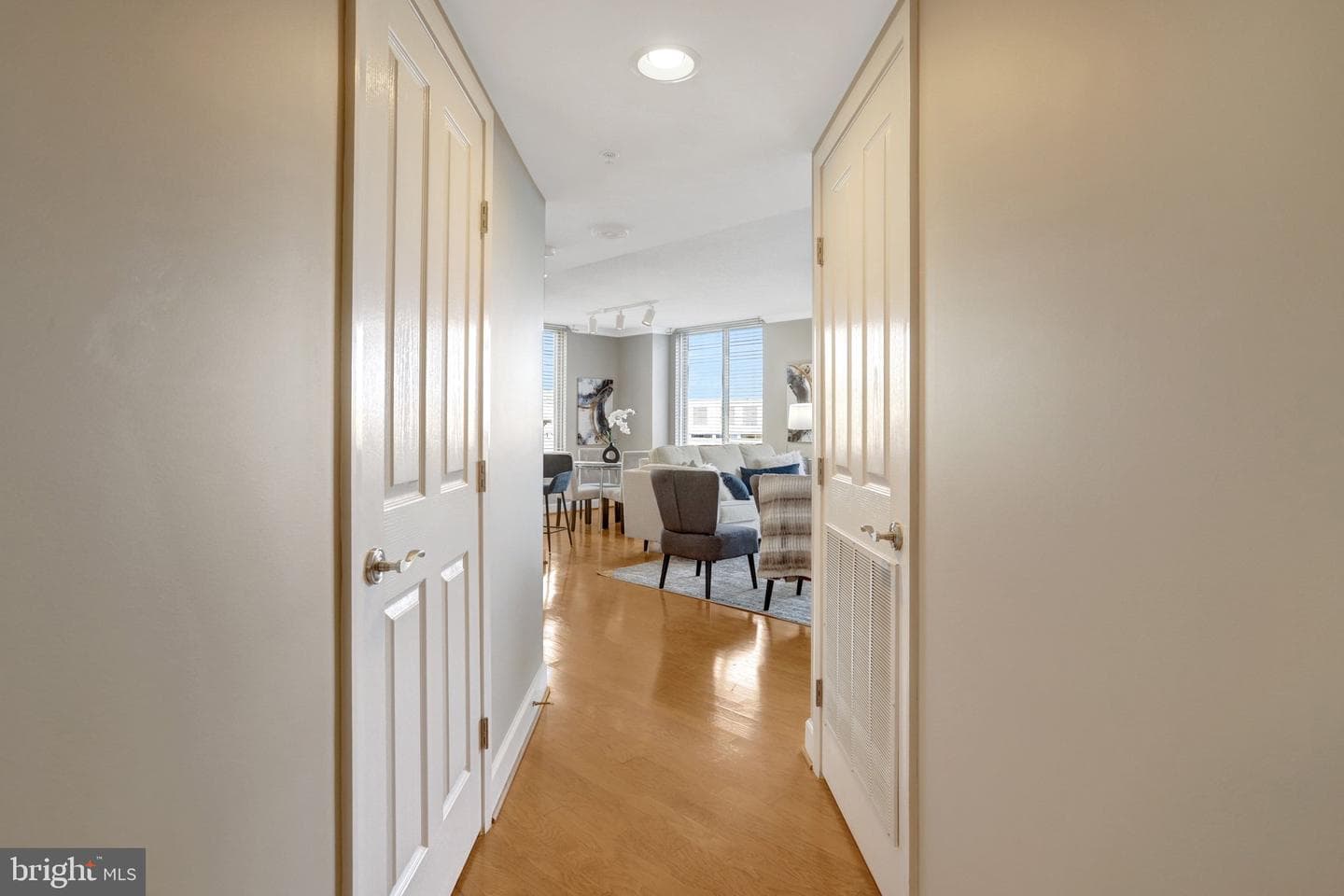 1205 N Garfield Street #908 photo 3