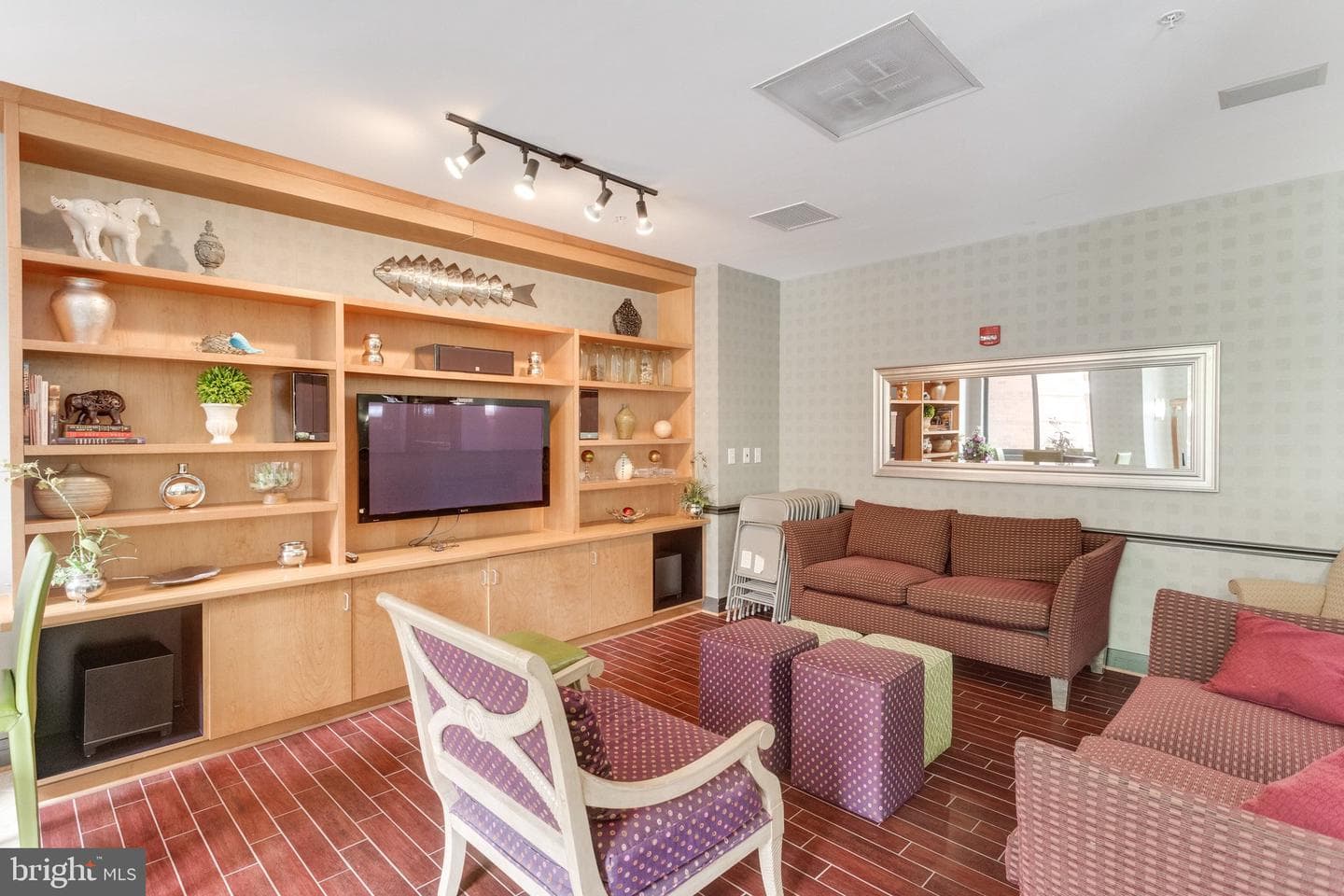 1205 N Garfield Street #908 photo 32