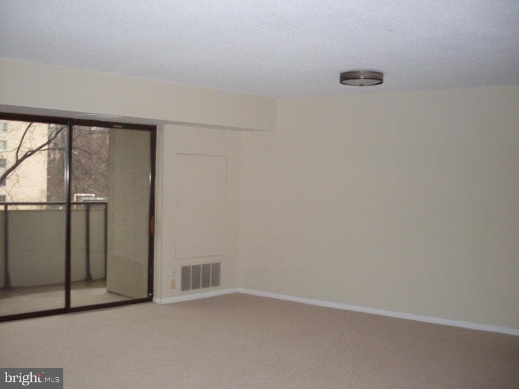 5300 Columbia Pike #603 photo 3