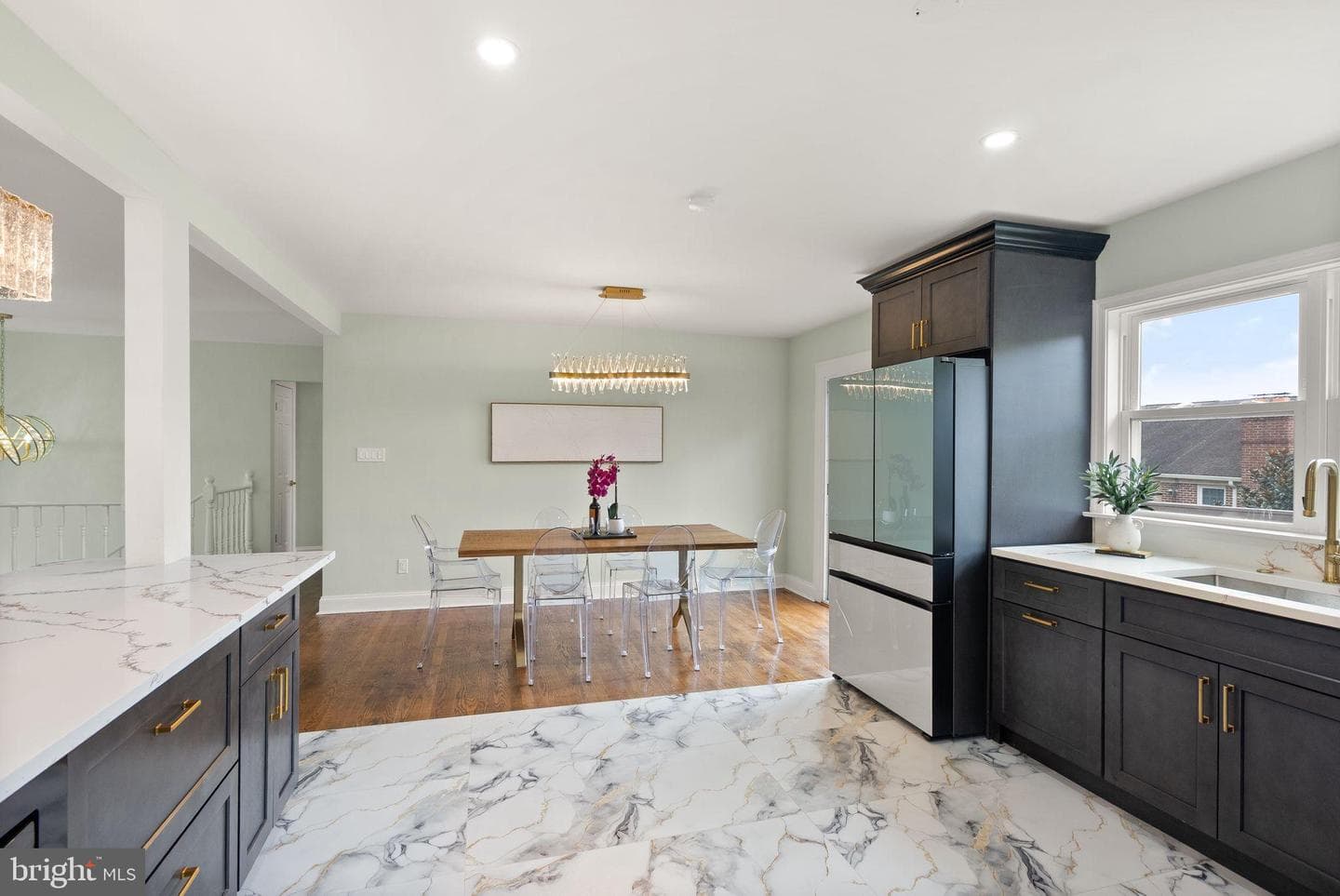 306 N Madison Street photo 22
