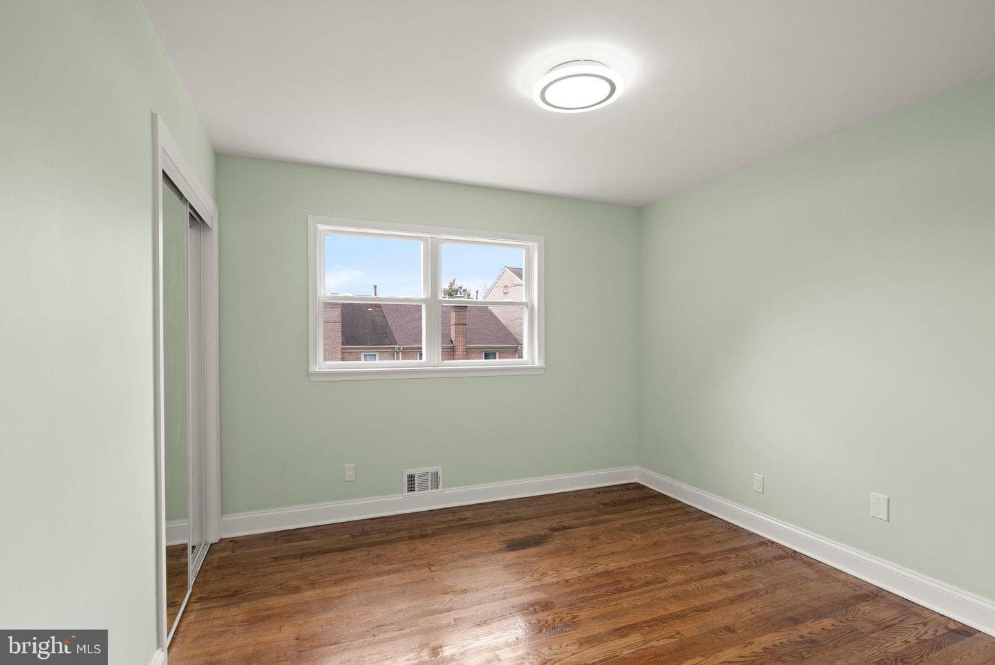 306 N Madison Street photo 35