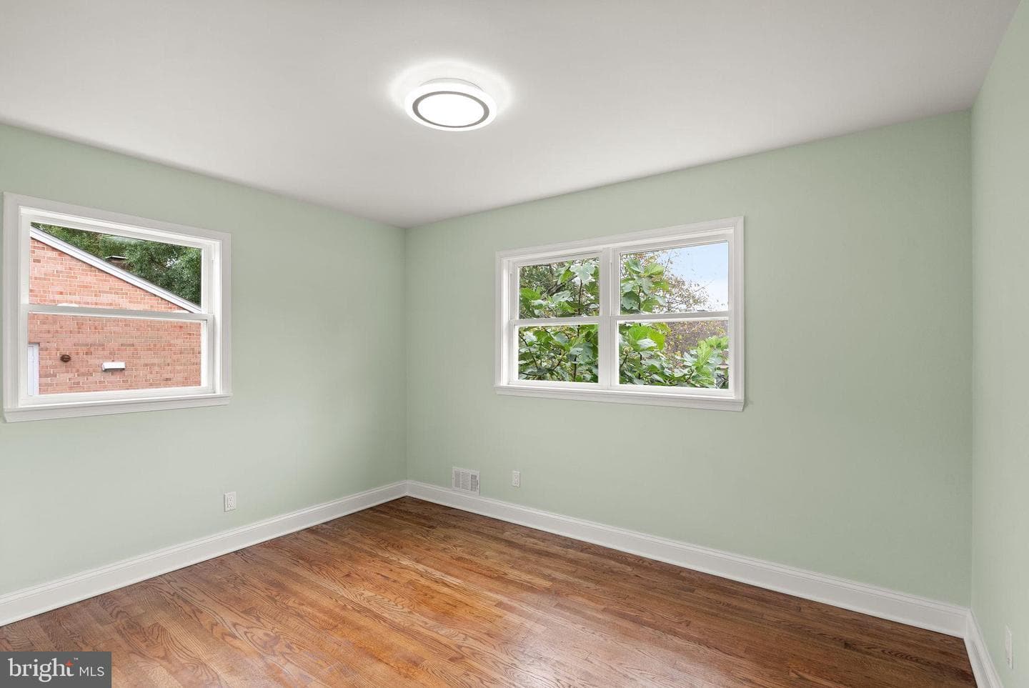 306 N Madison Street photo 38