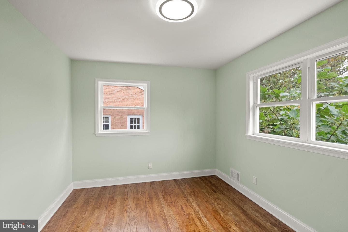 306 N Madison Street photo 39
