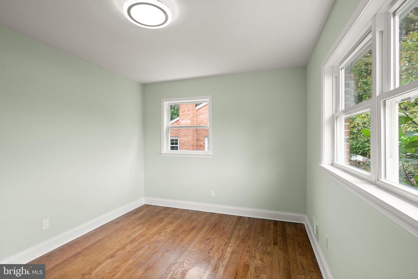 306 N Madison Street photo 40