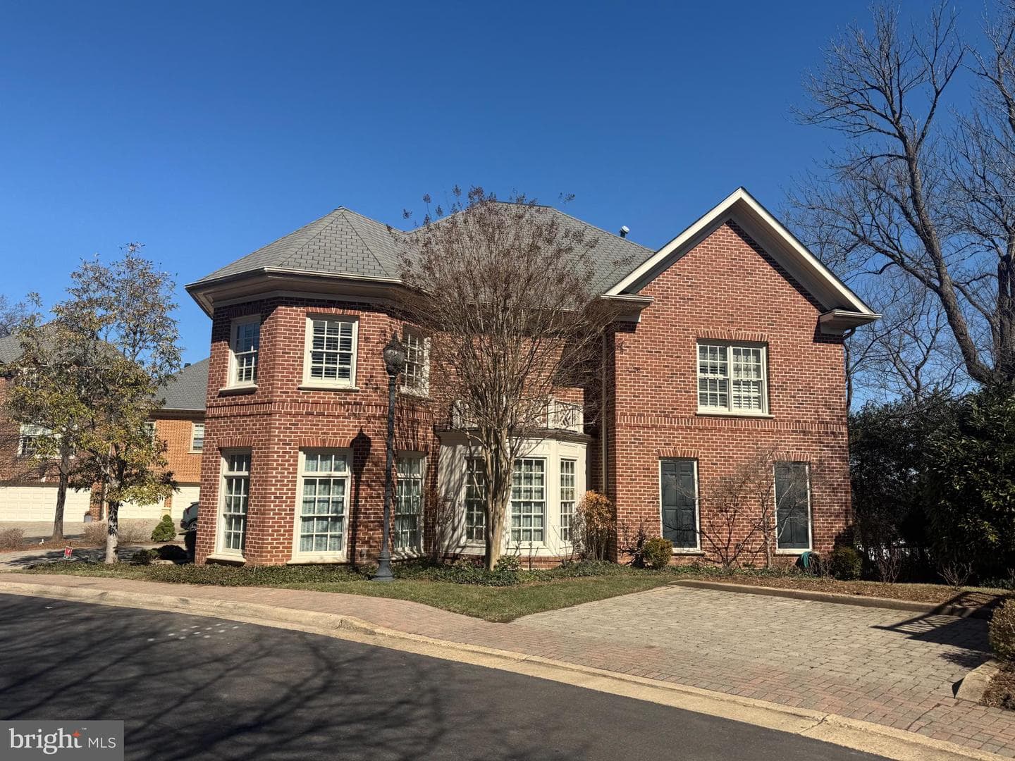 3811 N Randolph Court photo 2