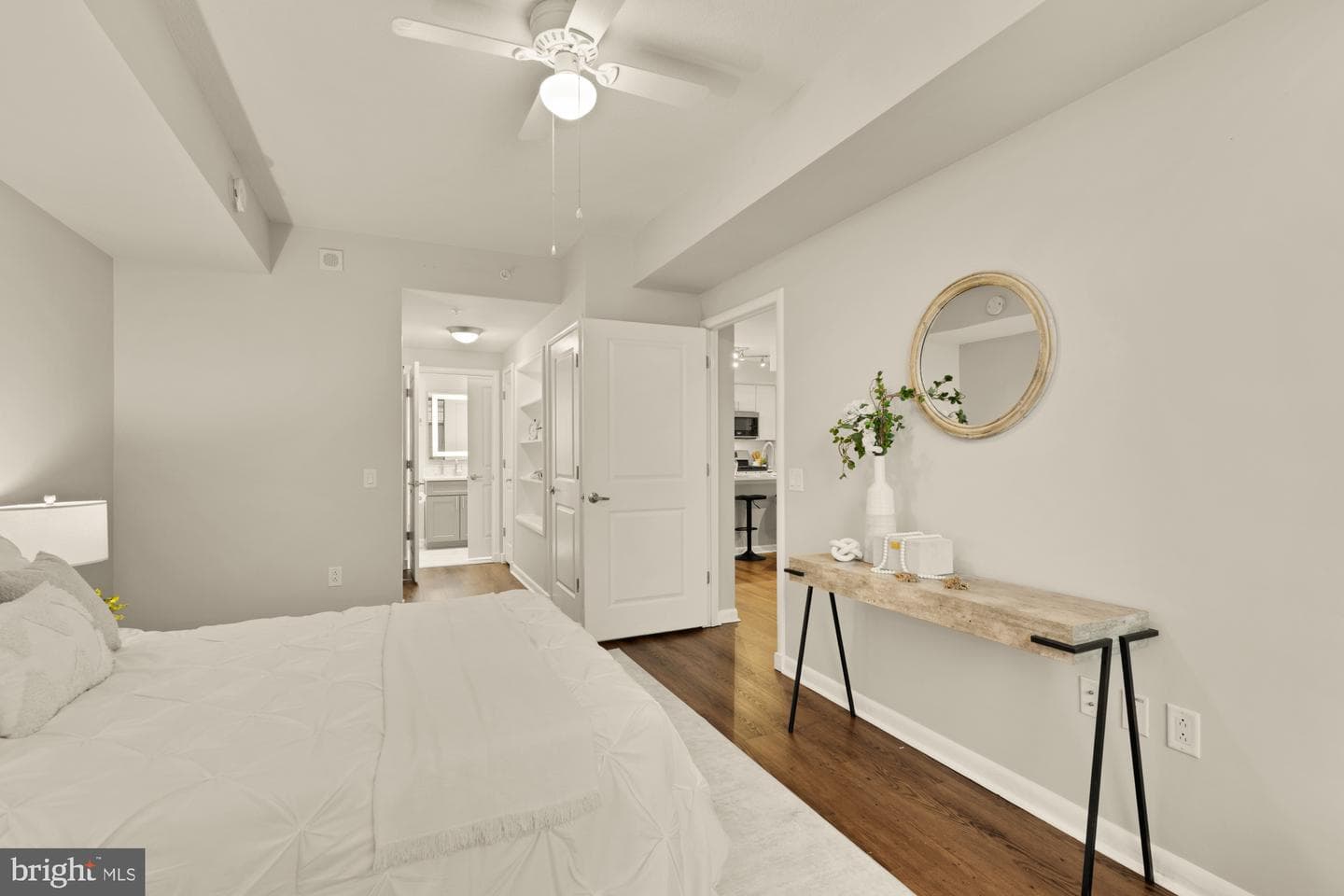 1021 N Garfield Street #532 photo 16