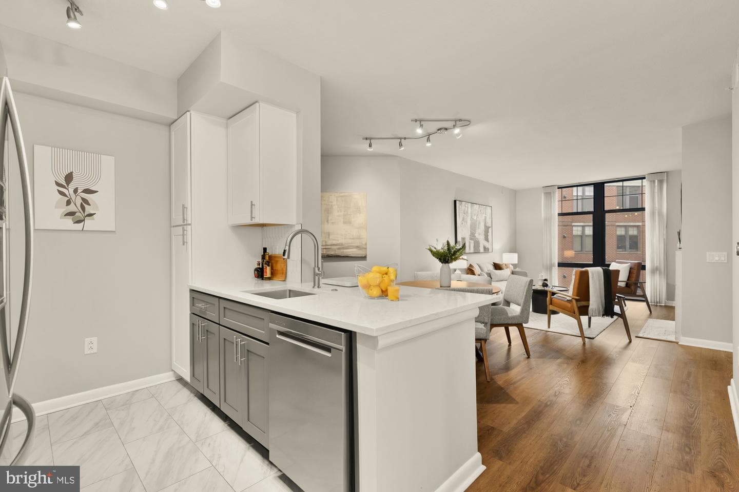 1021 N Garfield Street #532 photo 2