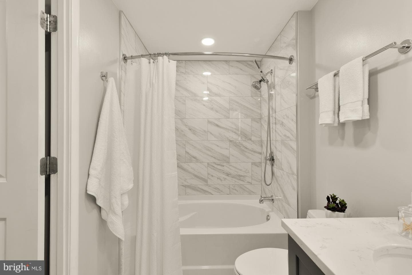 1021 N Garfield Street #532 photo 20