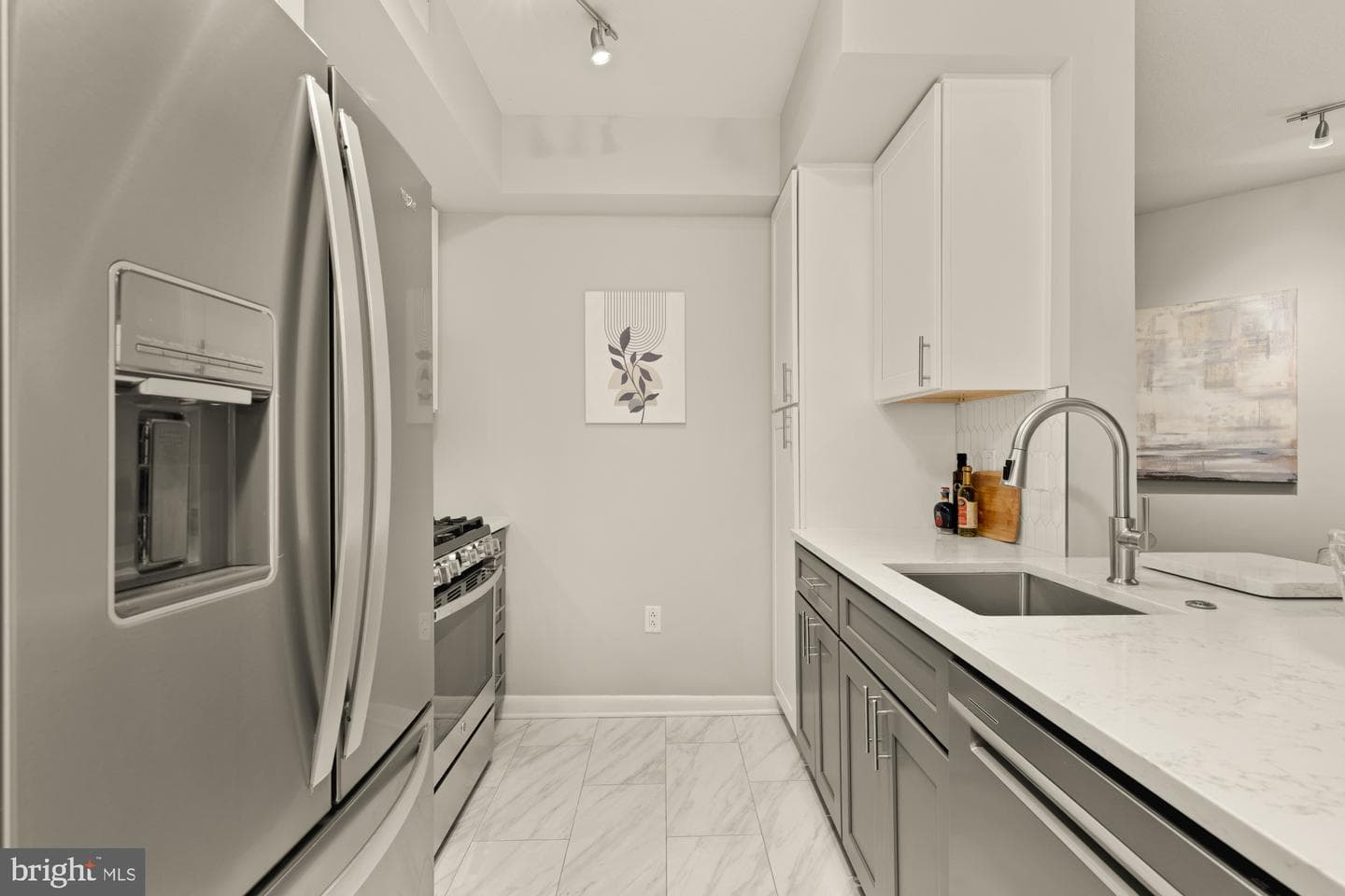 1021 N Garfield Street #532 photo 3