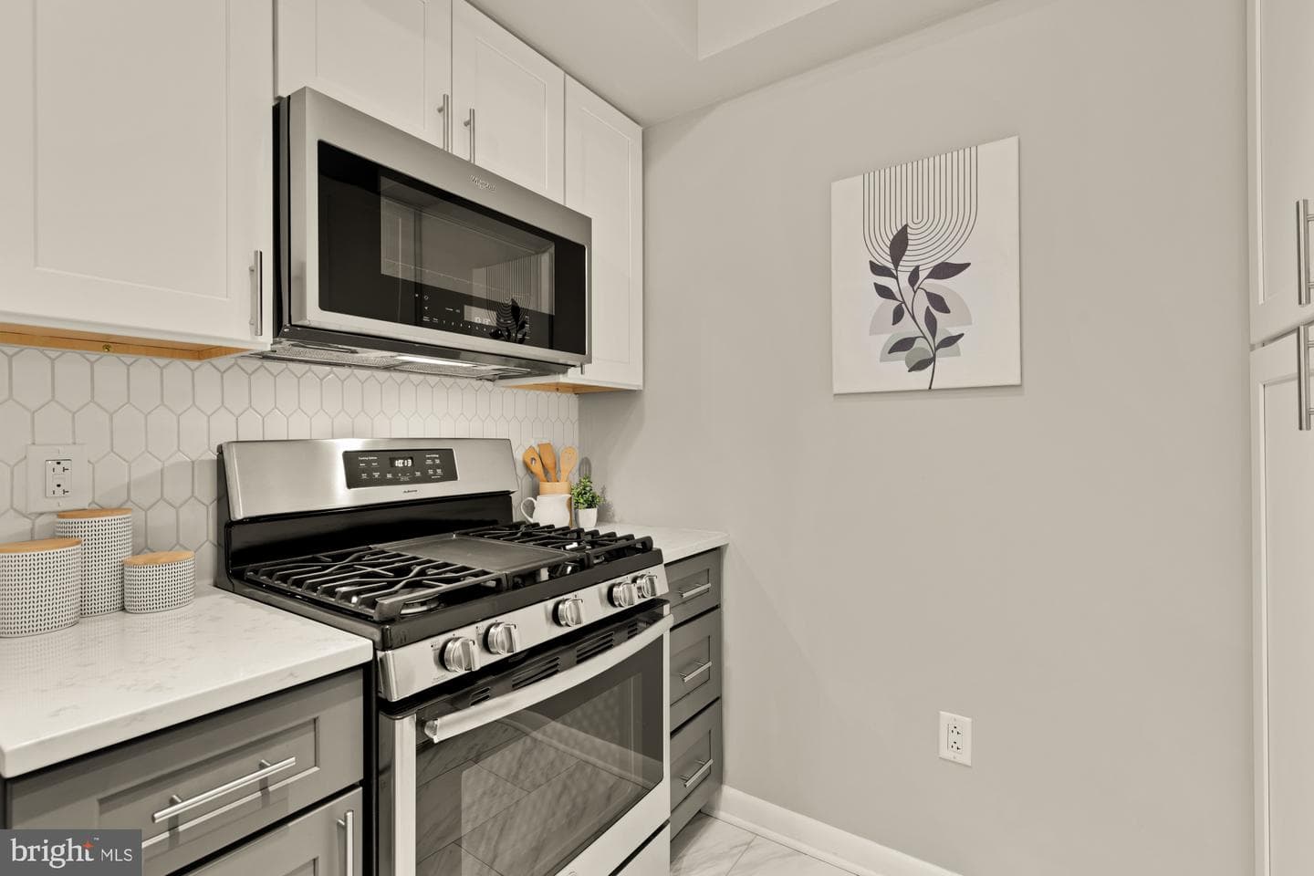 1021 N Garfield Street #532 photo 4