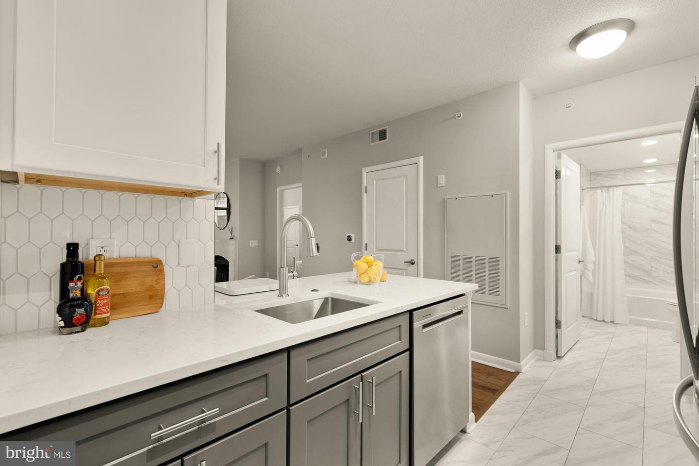 1021 N Garfield Street #532 photo 7
