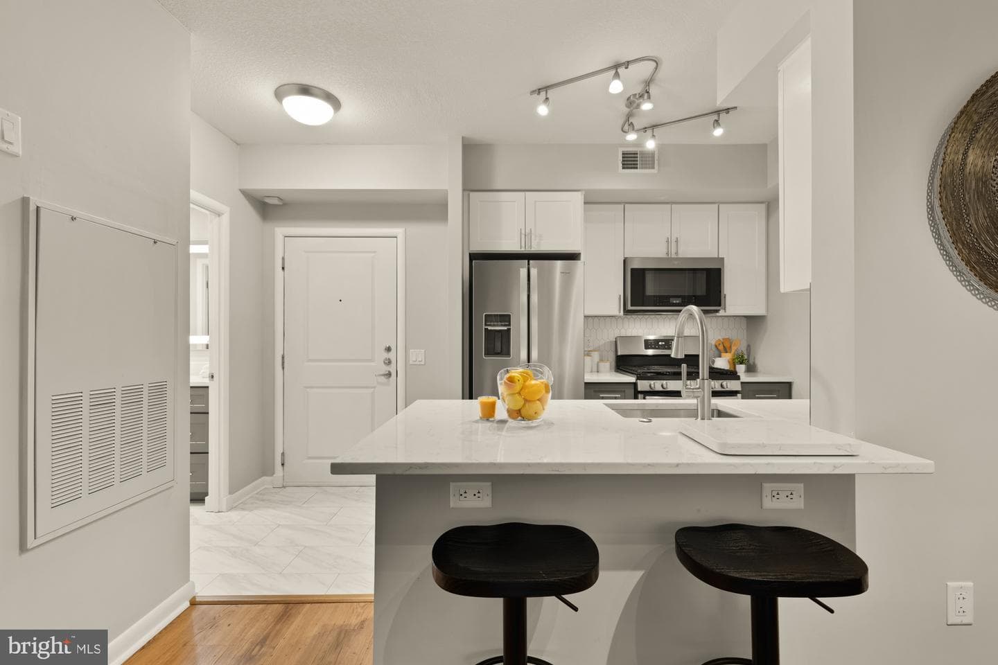 1021 N Garfield Street #532 photo 8