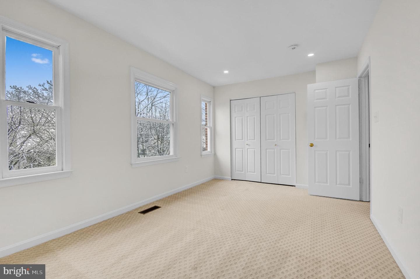 1122 N Stafford Street photo 38