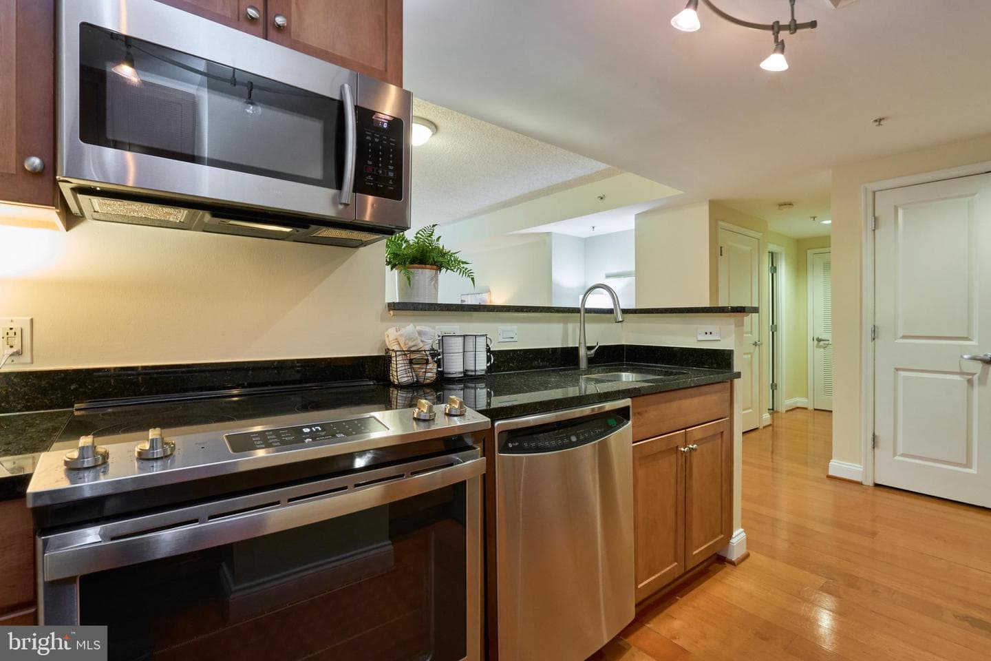 1020 N Highland Street #422 photo 6