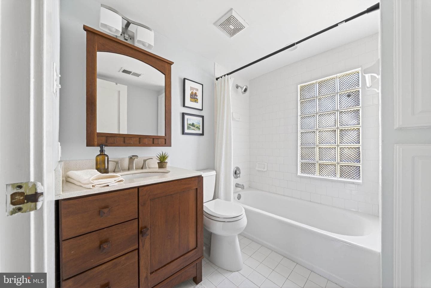 1816 N Kenmore Street photo 34