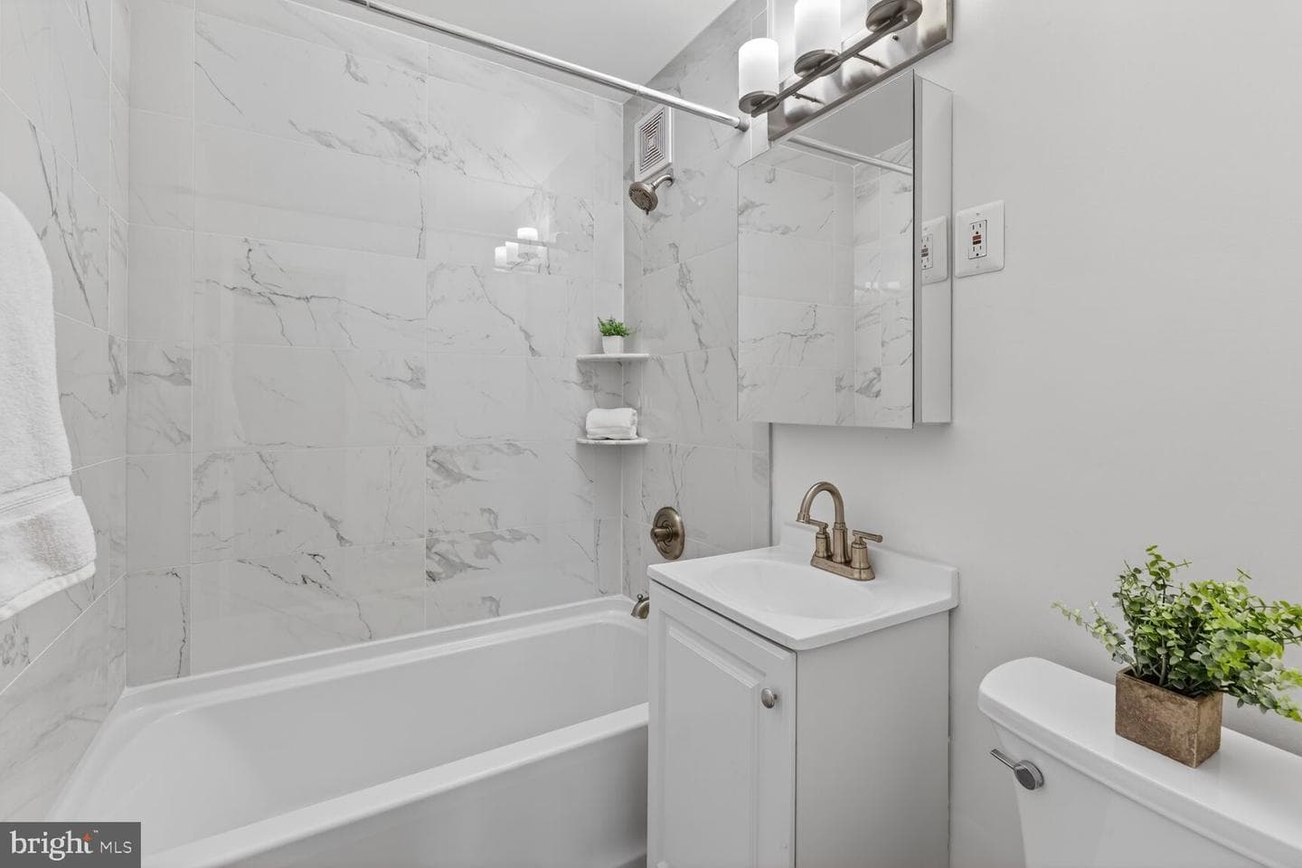 1121 Arlington Boulevard #207 photo 14