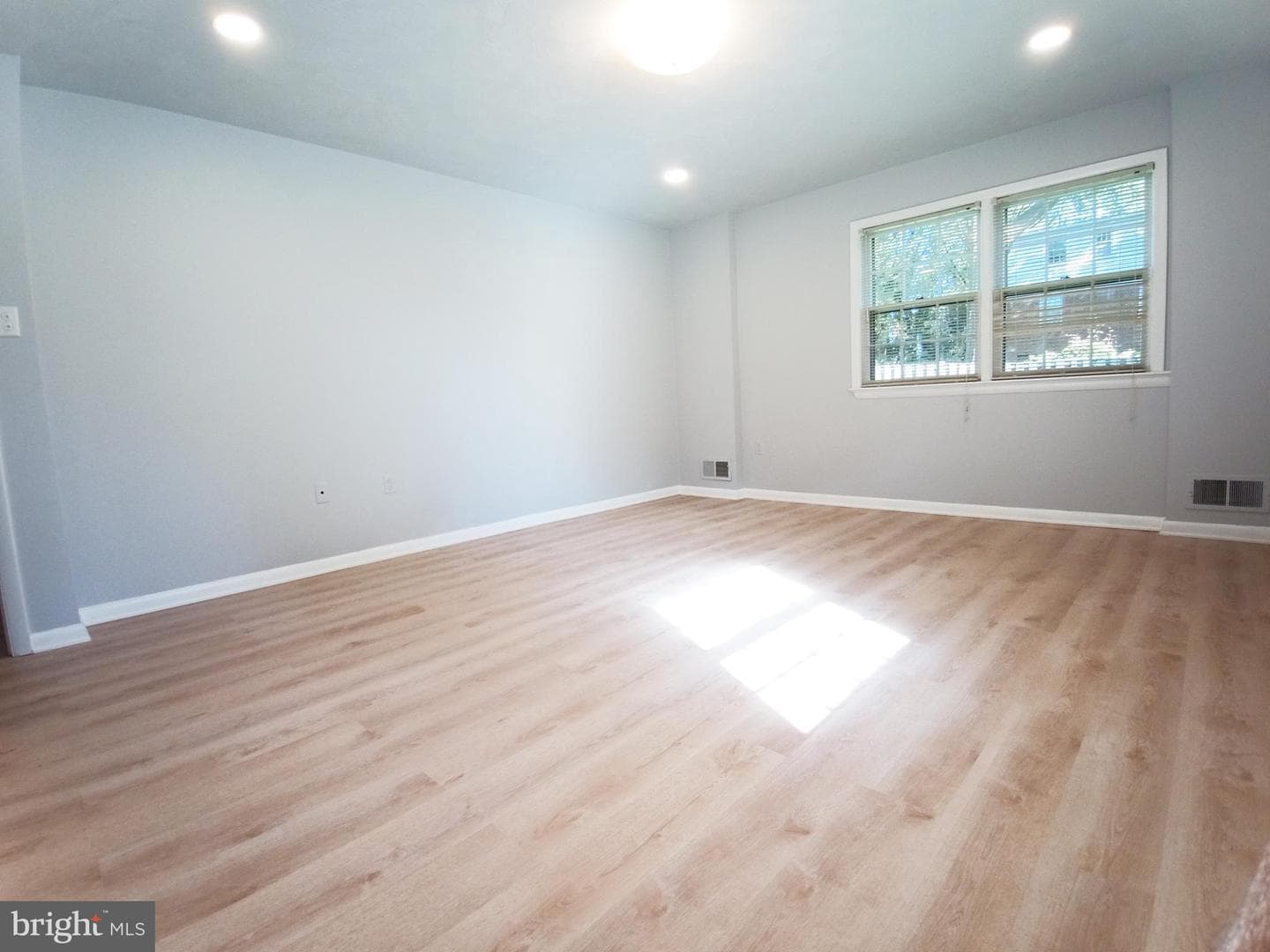 913 N Harrison Street photo 31