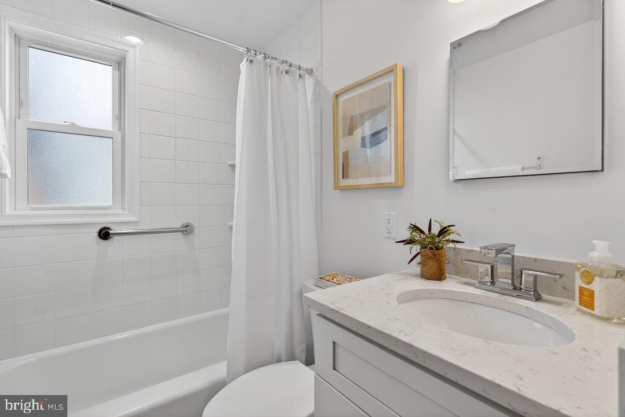 1301 N Quintana Street photo 20