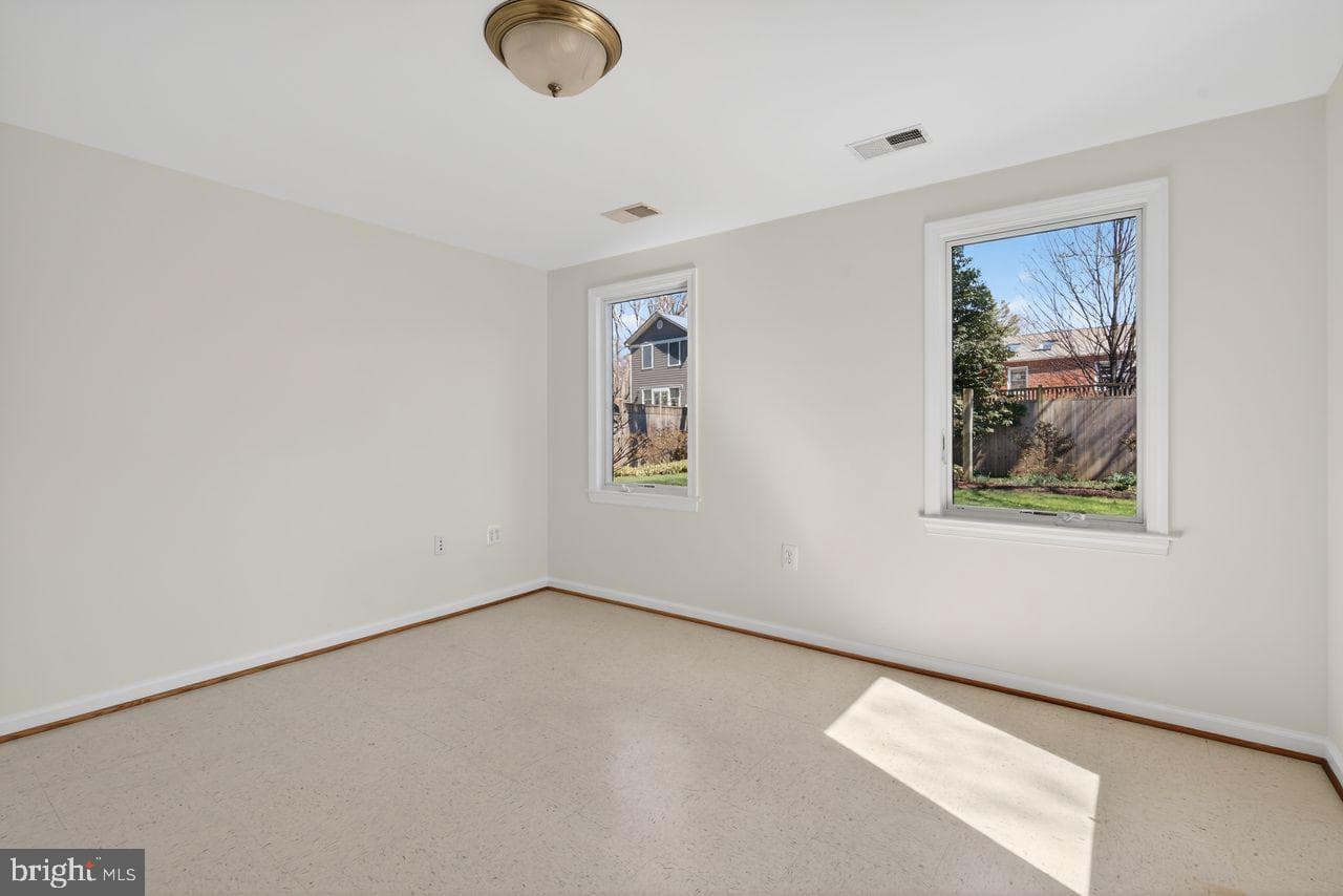 1301 N Quintana Street photo 41