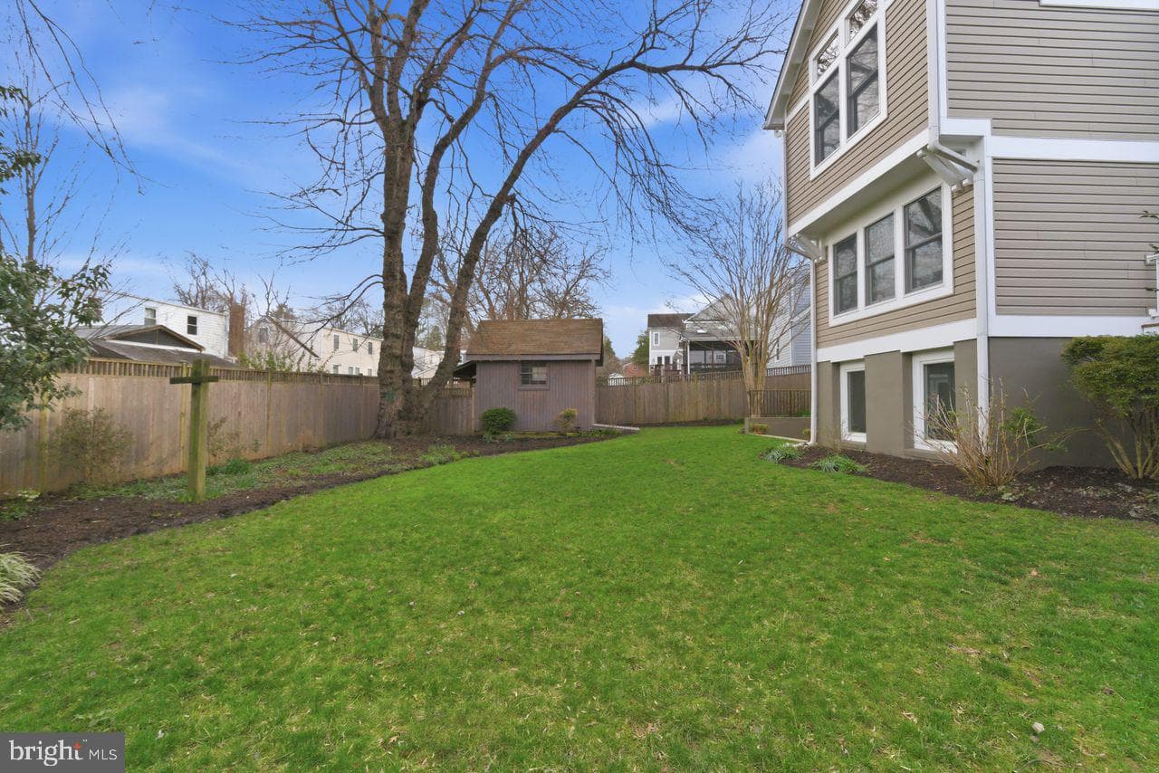 1301 N Quintana Street photo 44