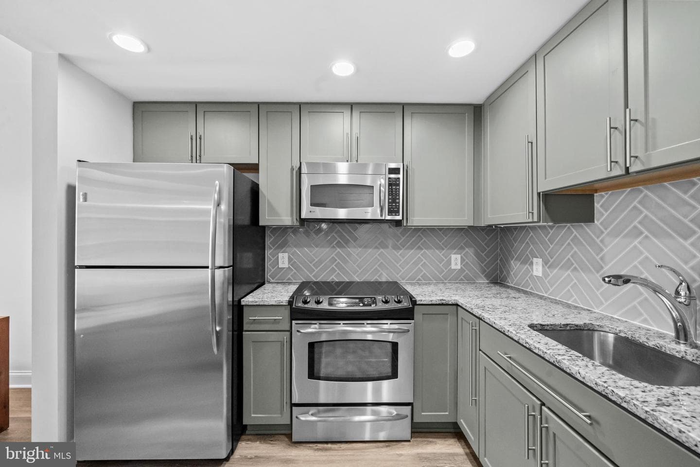 1020 N Highland Street #907 photo 11