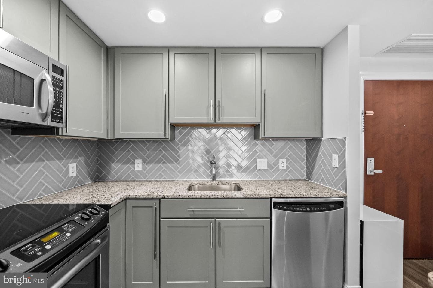 1020 N Highland Street #907 photo 9