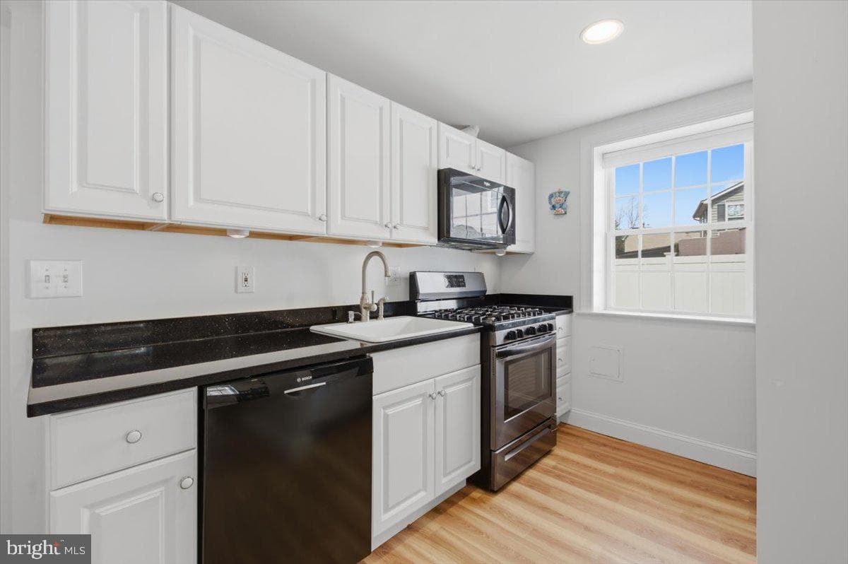 858 S Harrison Street photo 10