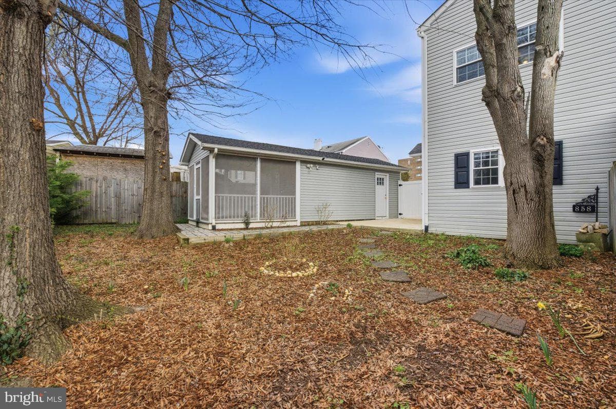 858 S Harrison Street photo 27