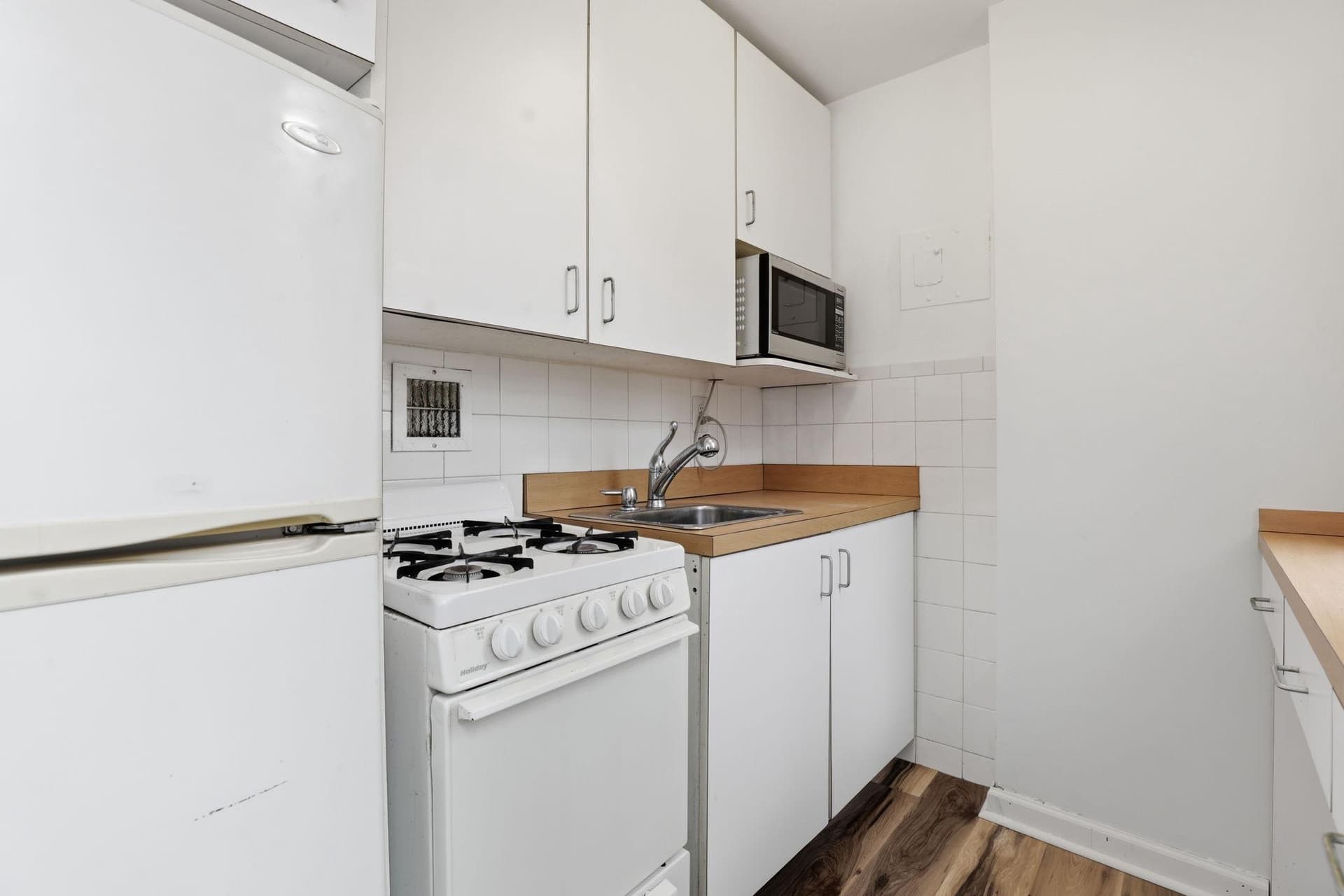 1111 N Arlington Boulevard #623 photo 8