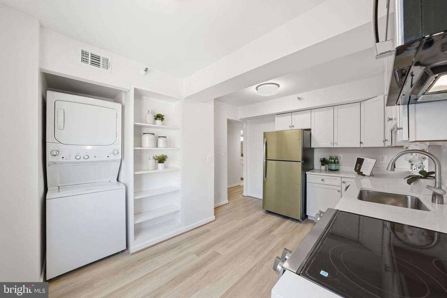 1600 N Oak Street #906 photo 12