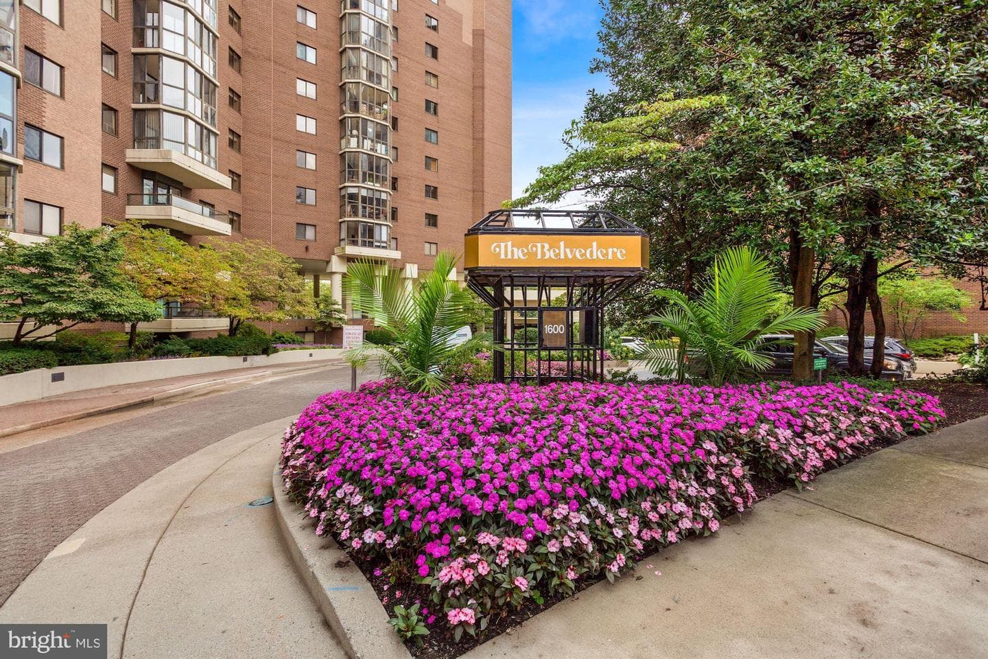1600 N Oak Street #906 photo 27