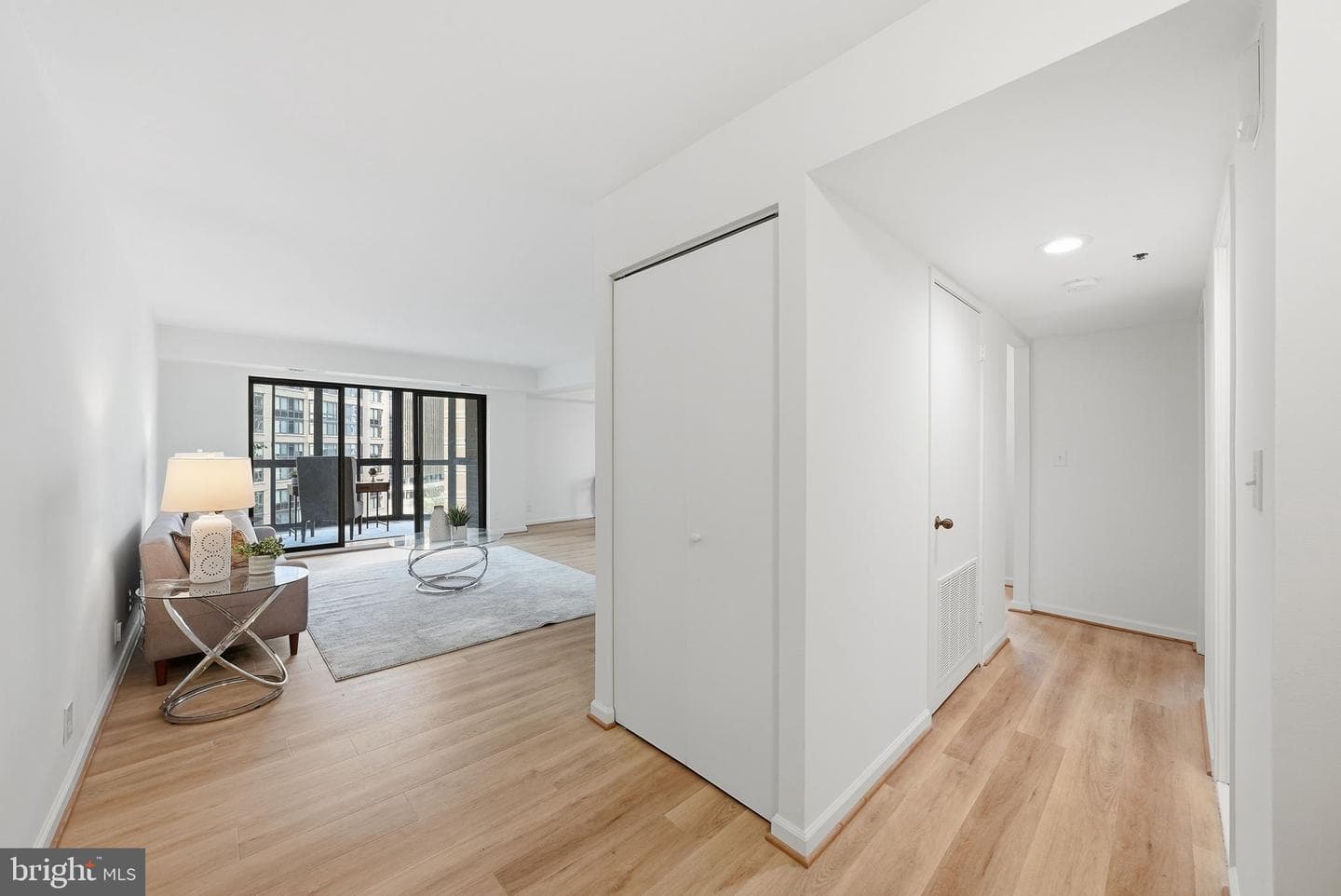 1600 N Oak Street #906 photo 4