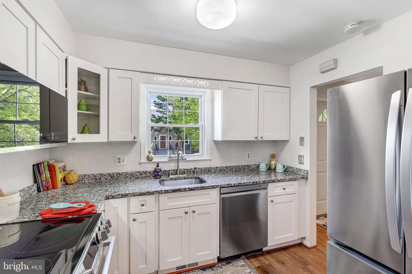 636 S Barton Street photo 11