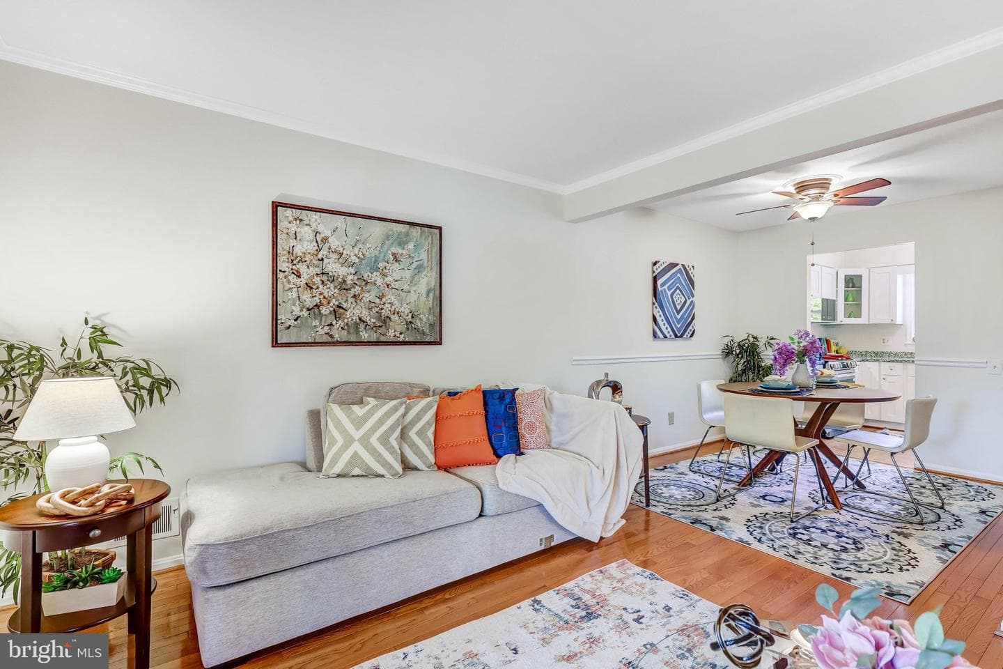 636 S Barton Street photo 16