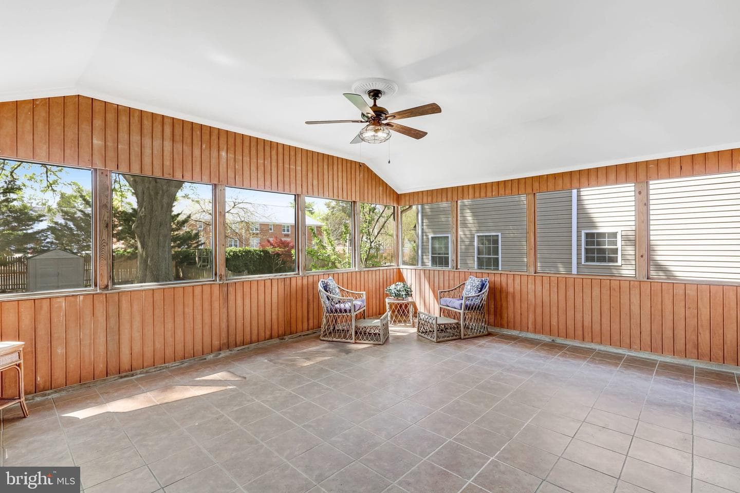 636 S Barton Street photo 18