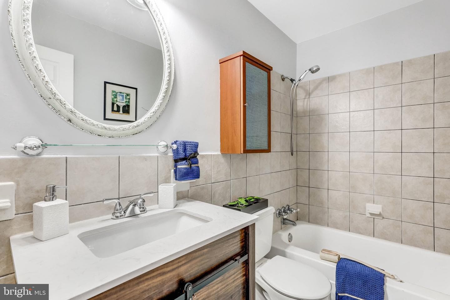 636 S Barton Street photo 25