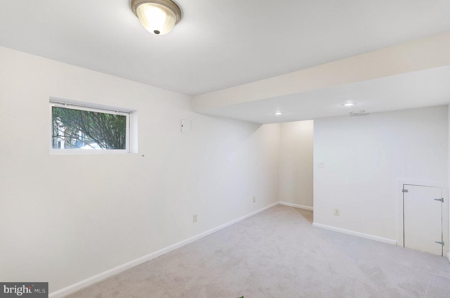 636 S Barton Street photo 34