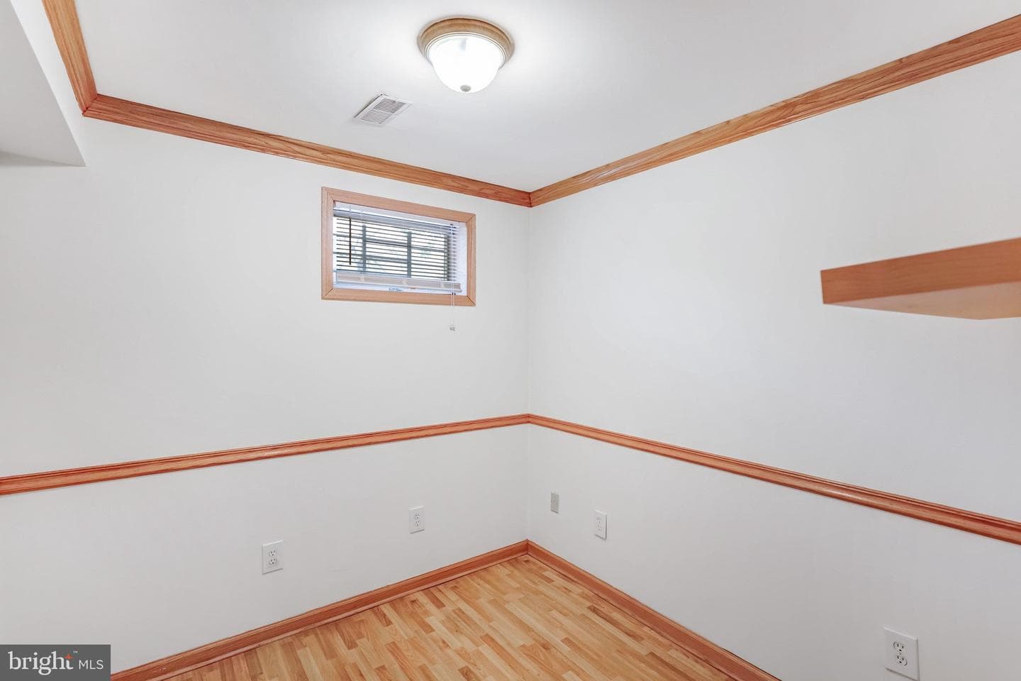 636 S Barton Street photo 39