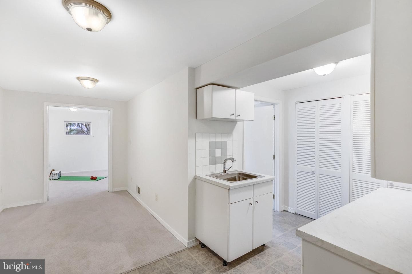 636 S Barton Street photo 42