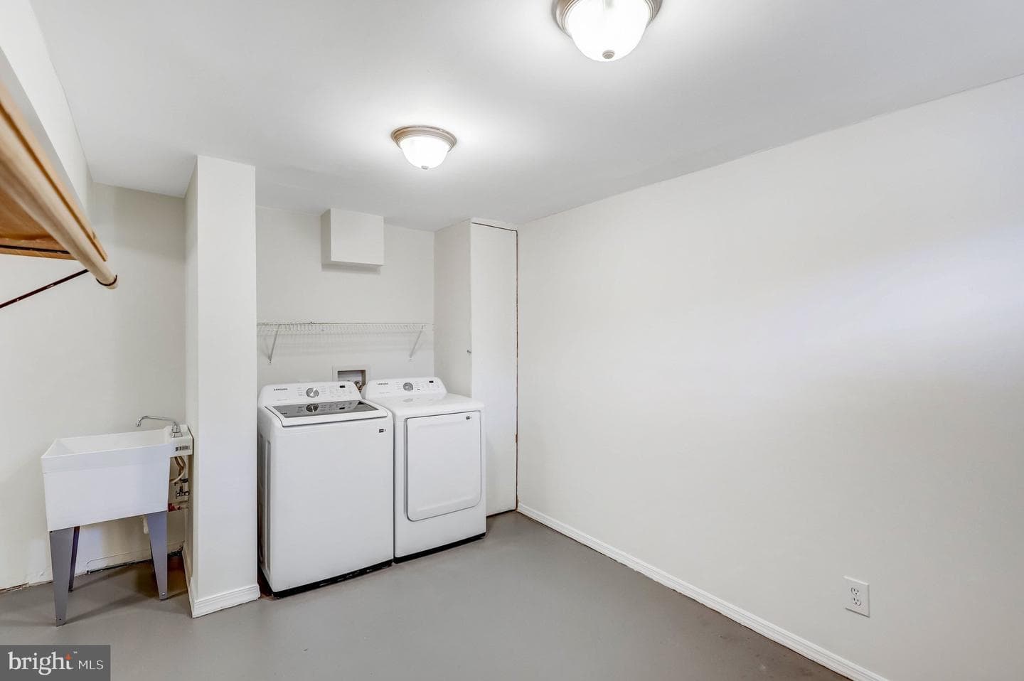636 S Barton Street photo 44