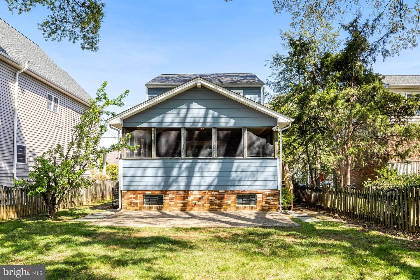 636 S Barton Street photo 45
