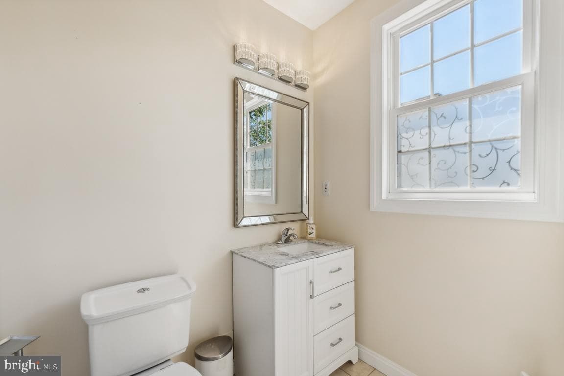 2034 S Shirlington Road photo 13