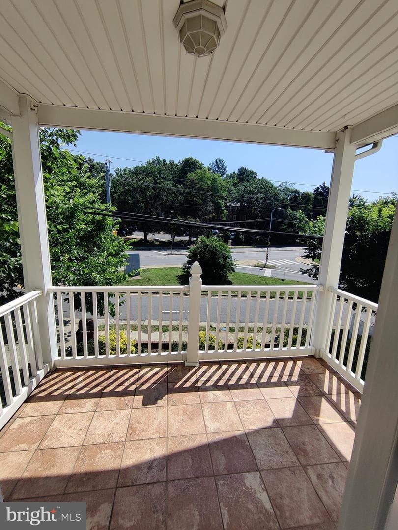 2034 S Shirlington Road photo 18